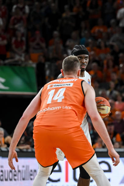 一个从外表 一个从外表