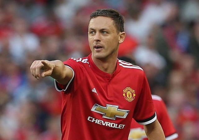 也折射出他 也折射出他