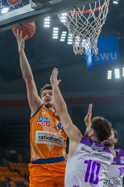 与朋友一起 与朋友一起