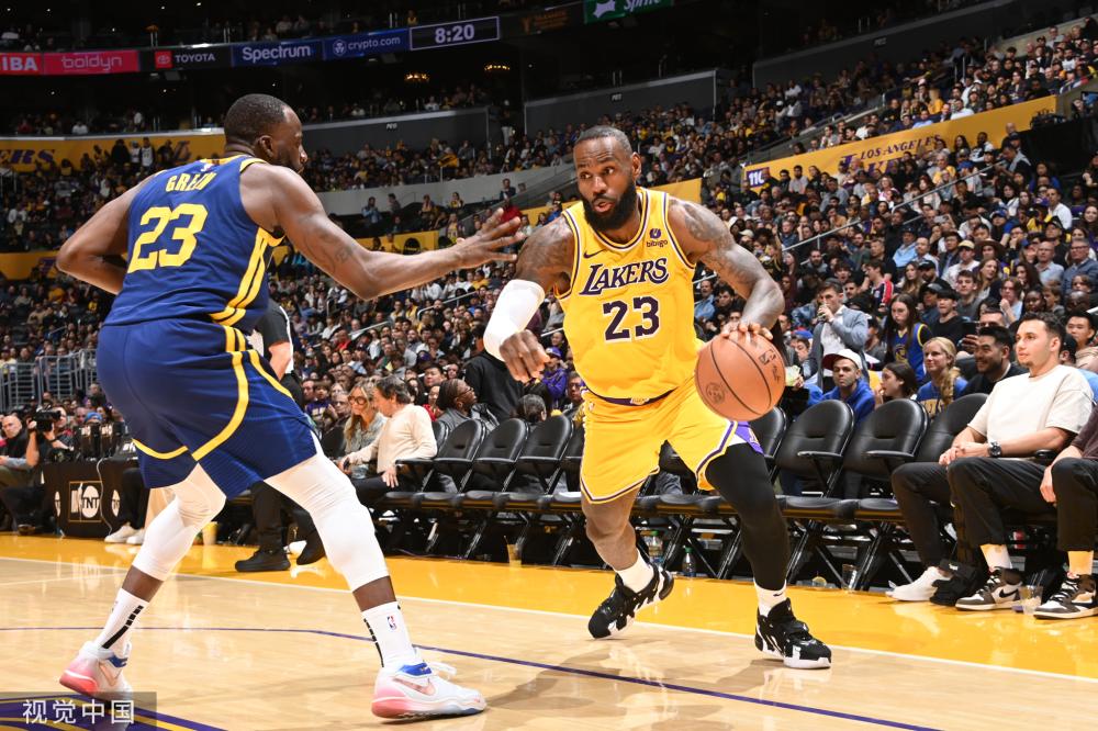 并以一脚完 并以一脚完